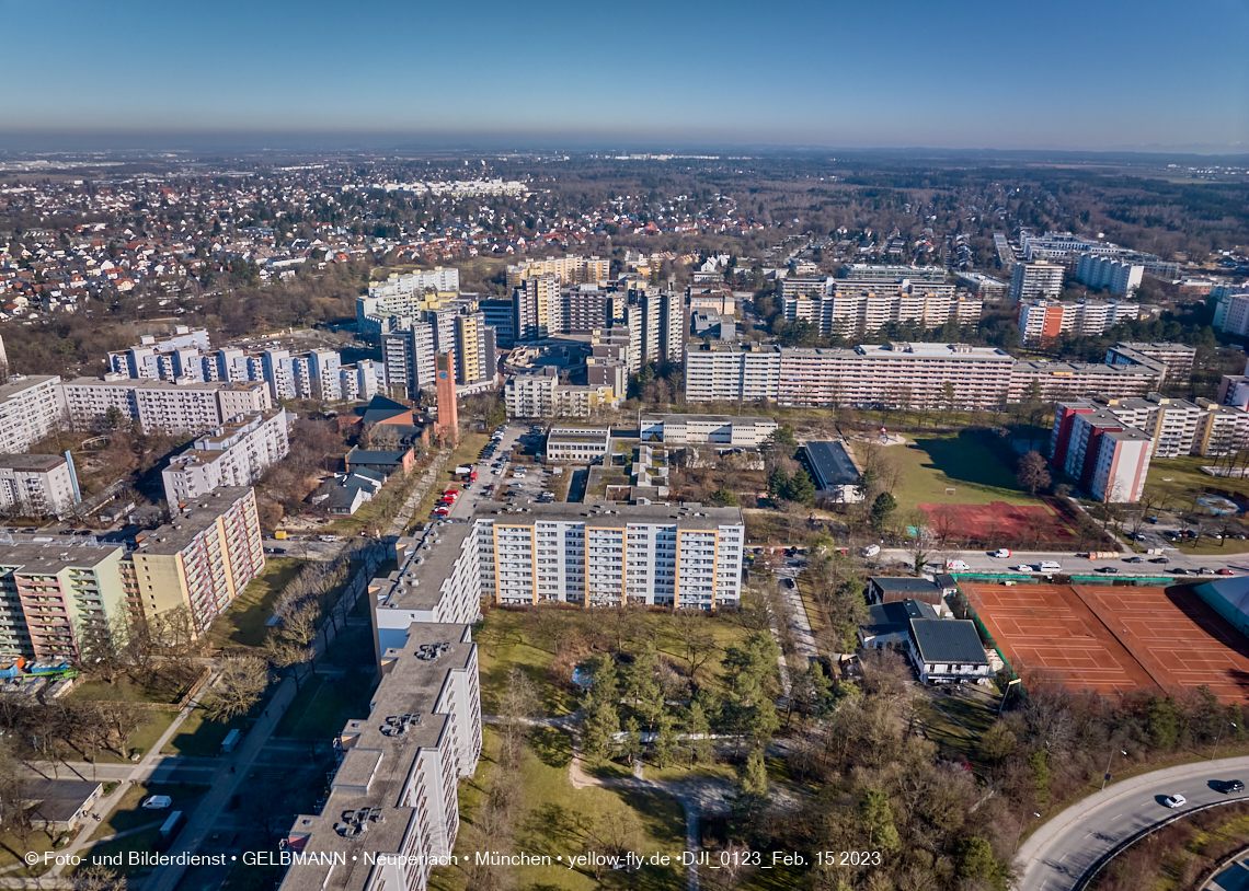 15.02.2023 - Marx-Zentrum und Wohnanlage Karl-Marx-Ring in Neuperlach